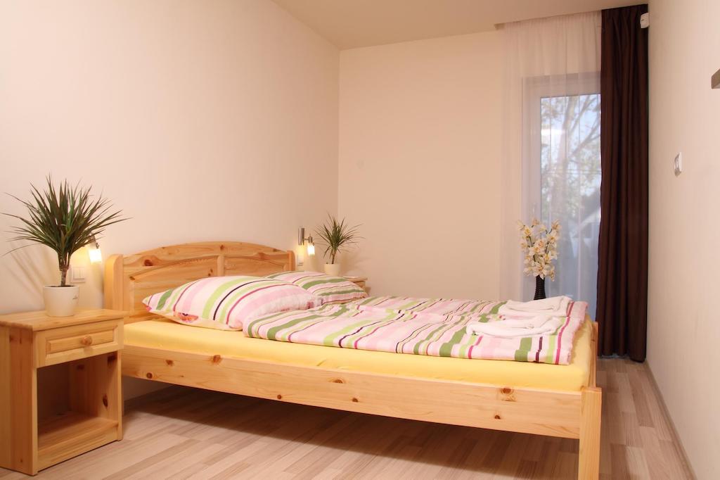 Aba Sea House Vila Balatonszarszo Quarto foto